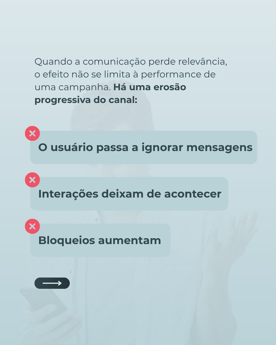 dawntech_dev's tweet photo. A maior parte das mensagens enviadas por empresas no WhatsApp falha antes mesmo de gerar qualquer interação. O dado não aponta apenas para um problema de conteúdo, mas para uma falha na forma como a comunicação vem sendo estruturada.

Ainda é comum que operações tratem o canal como extensão de campanhas tradicionais, organizando disparos a partir de listas amplas, segmentações estáticas e calendários fixos. Esse modelo desconsidera um fator essencial: o cliente não está em um estado uniforme. Ele está em diferentes momentos de jornada, com contextos e intenções distintas.

Quando a comunicação ignora essas variáveis, a mensagem deixa de fazer sentido no momento em que é recebida. O efeito não é imediato, mas cumulativo. Aos poucos, as mensagens passam a ser ignoradas, as interações diminuem e o canal perde sua função como meio direto de relacionamento.

Sustentar performance no WhatsApp exige uma mudança de abordagem. Em vez de organizar envios por agrupamentos genéricos, é necessário estruturar a comunicação a partir de comportamento, histórico de interação e dados transacionais. Isso permite que cada mensagem esteja alinhada ao momento do cliente, reduzindo ruído e aumentando a probabilidade de resposta.

Nesse contexto, a diferença não está na frequência ou no volume de envios, mas na capacidade de operar com contexto. É isso que determina se o canal se mantém relevante ao longo do tempo ou se se desgasta a cada nova mensagem enviada.

Fonte: O estado das mensagens de empresas. Meta, 2026

#Dawntech #BlipPartner #AtendimentoInteligente #TransformacaoDigital #Automacao #WhatsAppBusiness #Personalizacao #Chatbot #CX #ContatoInteligente #CustomerExperience #VendasAutomatizadas