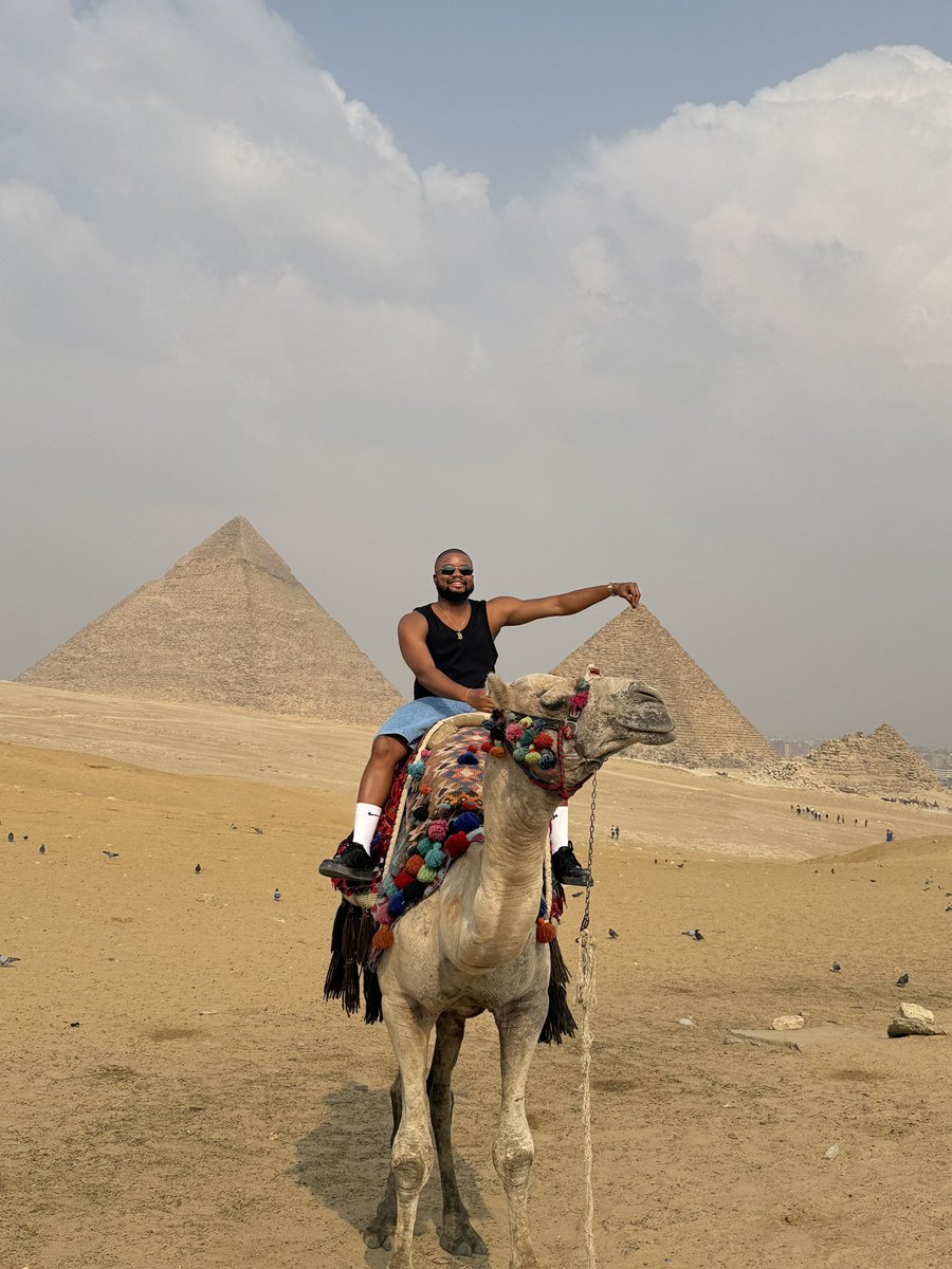 I’m the First Nigerian to take a picture touching the tip of the Pyramid!

I’ll never stop making Nigerians proud, please congratulate me!