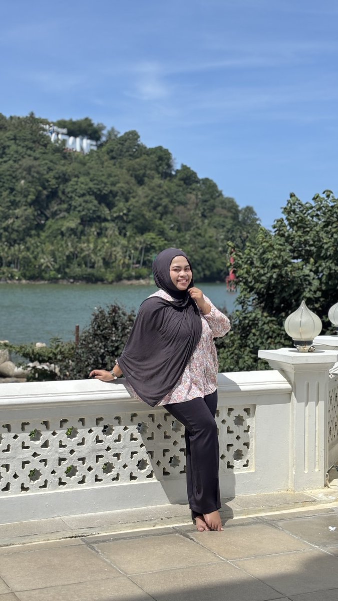 myredzoone's tweet photo. Rasanya dah lama kali ga keluar kota jalan jalan. Dapat kesempatan jalan ke sumbar masyallah rasanya bersyukur kali.. mudah-mudahan bisa ke destinasi lain nya lagi bersama suami https://t.co/vd5CDGCGBf