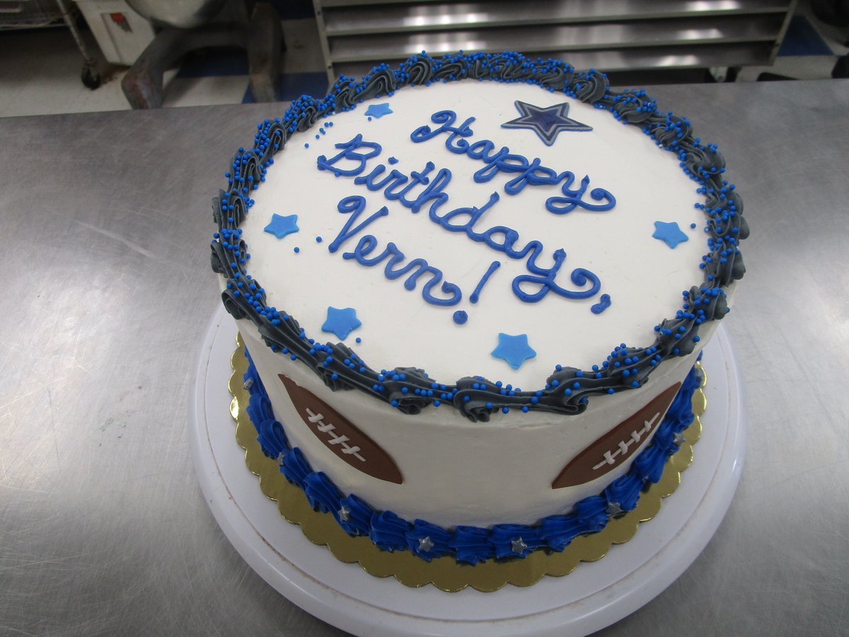 thecupcakedoc's tweet image. Monday flavors: Mudslide, Banana Cream, Banana Split, Boston Cream Pie, Turtle Sundae, Chocolate Mint, Amaretto, Chocolate-Strawberry, Strawberry Shortcake, Strawberry Margarita, Peanut Butter Chocolate, Cookies&amp;amp;Cream, German Choc, Chocolate, Peak, Red Velvet, &amp;amp;Vanilla #cupcakes!