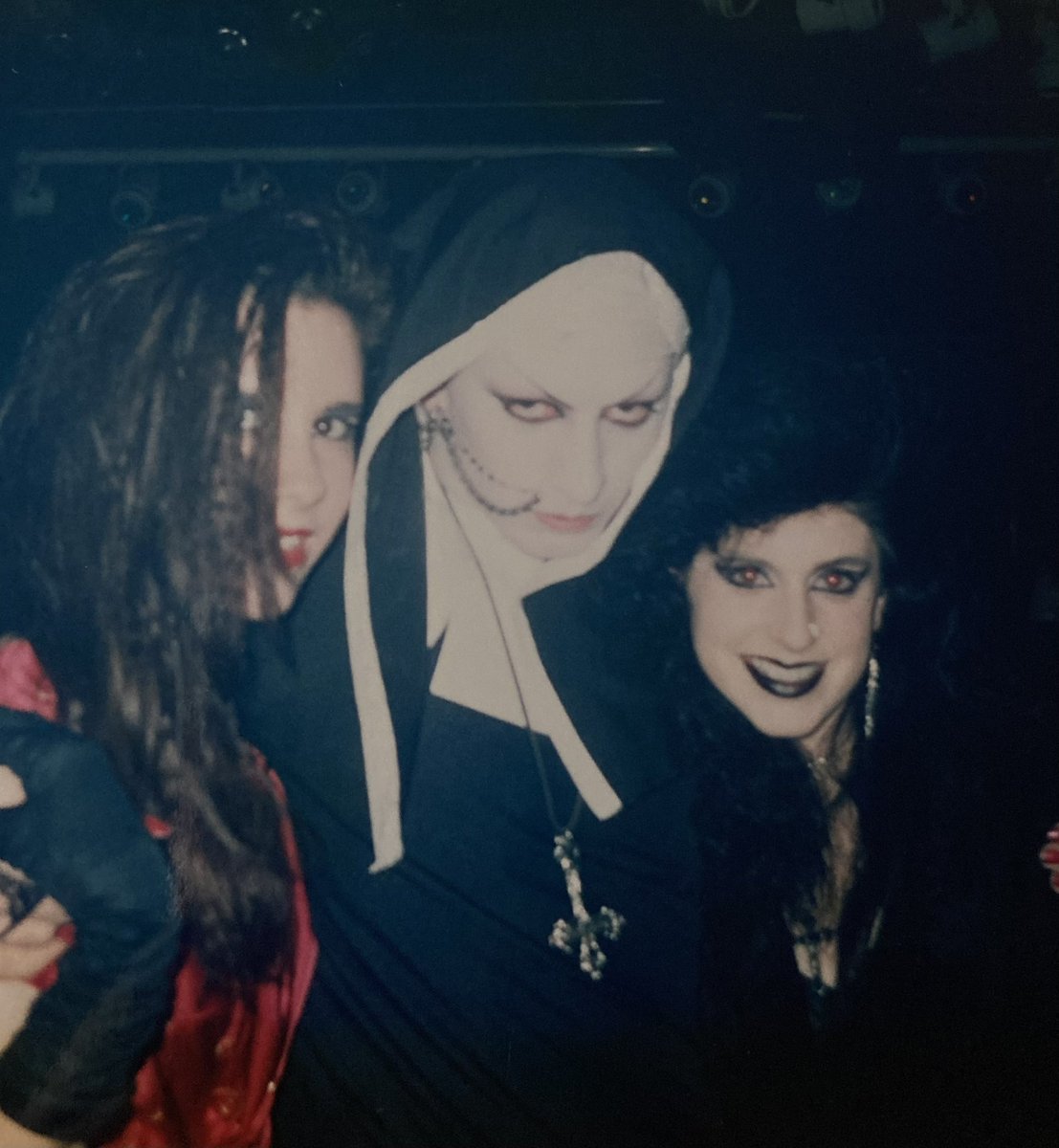 manic nixon dream girl tweet media