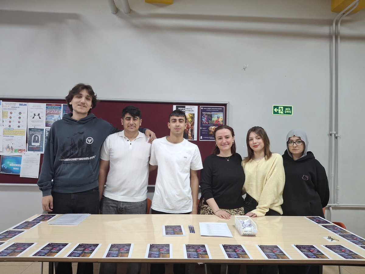 aeshmyo's tweet image. Odyometri Programı öğrencilerimiz Bağımlılık ve Bağımlılıkla Mücadele dersi kapsamında ve Öğr. Gör. A. Arzu KÖROĞLU KOÇYİĞİT koordinatörlüğünde 20.04.2026 tarihinde Meslek Yüksekokulumuz’da “Sosyal Medya Seni Yönetmesin” başlıklı farkındalık standı açtı.

#BEUN