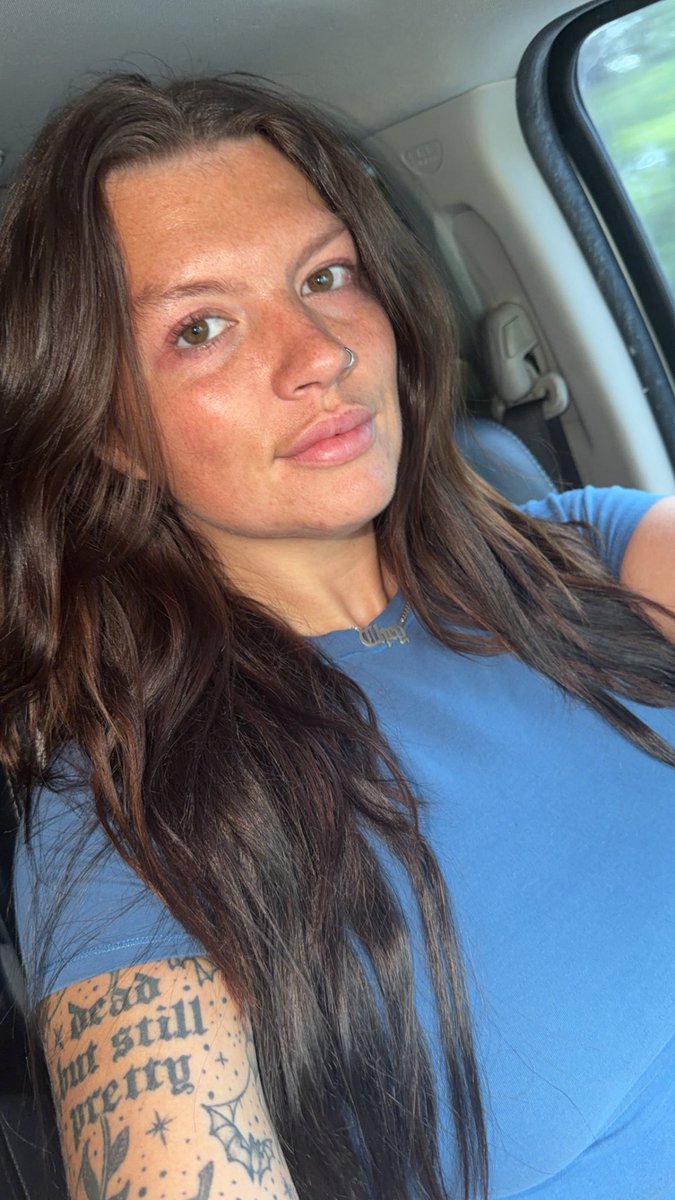 𝙲𝚑𝚎𝚢♡ tweet media