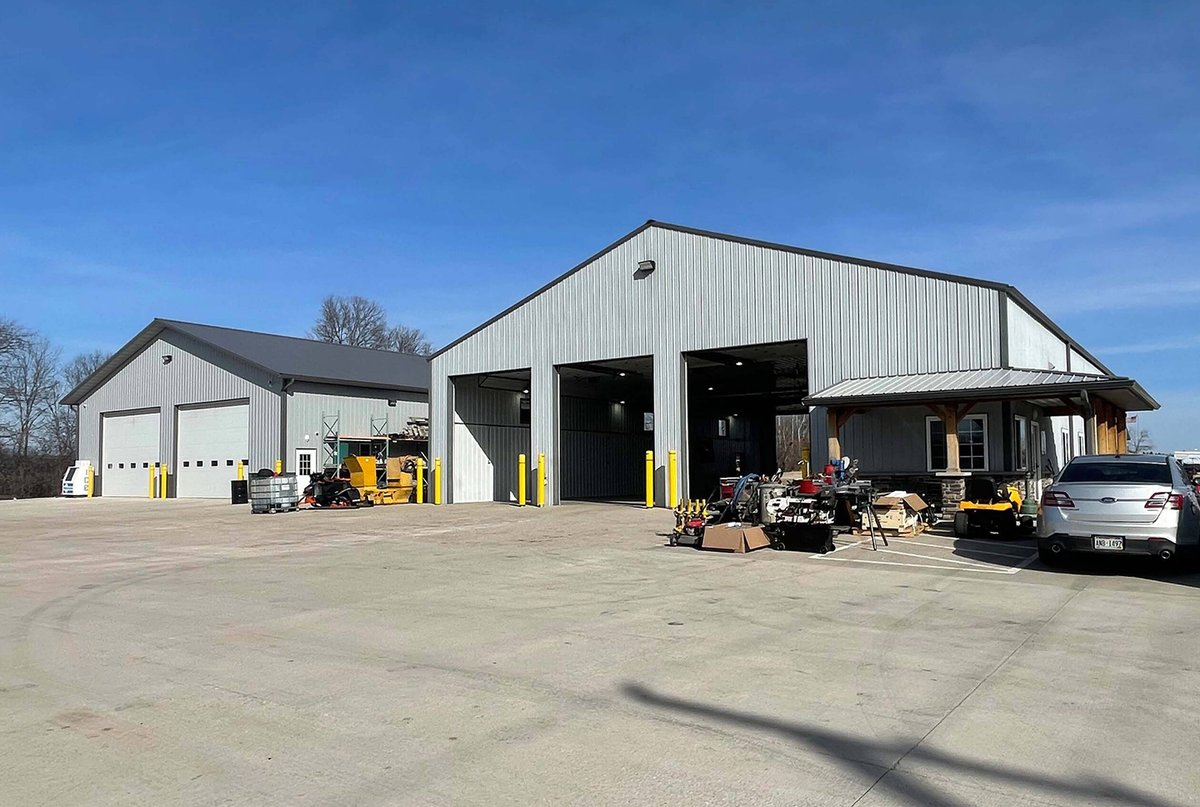 PRICE REDUCED! Industrial Buildings for Sale - 1521 Industrial Avenue, Jefferson, WI

slideshare.net/.../industrial…

#leemadison #LeeAssociates #commercialrealestate #realestate #forsale #JeffersonWI #industrial