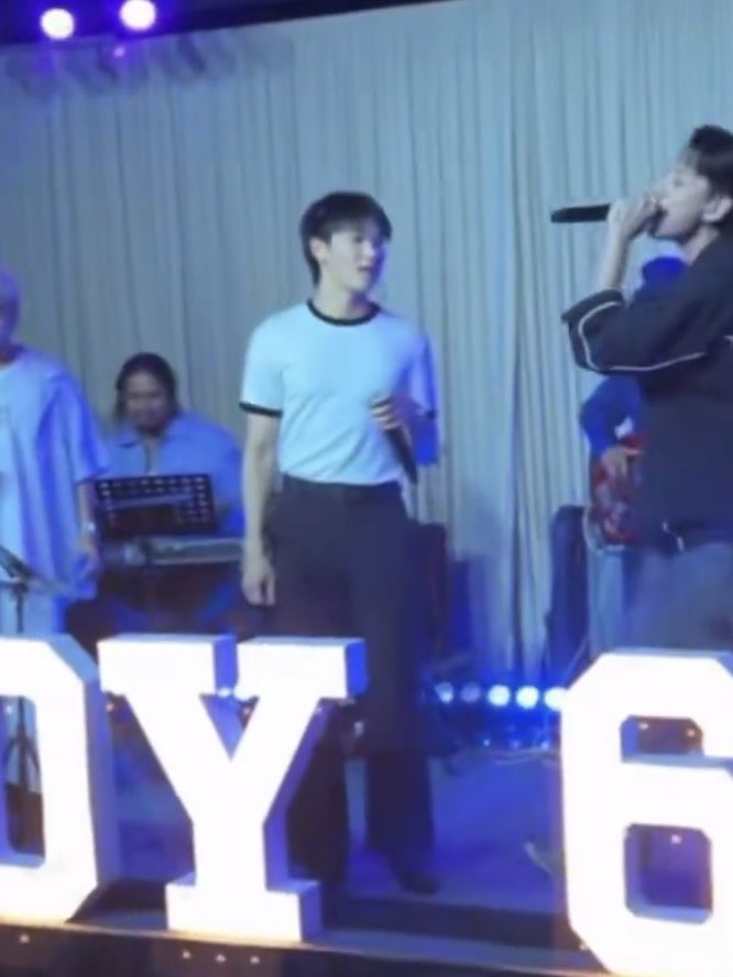 คุณหนูนับดาว tweet media