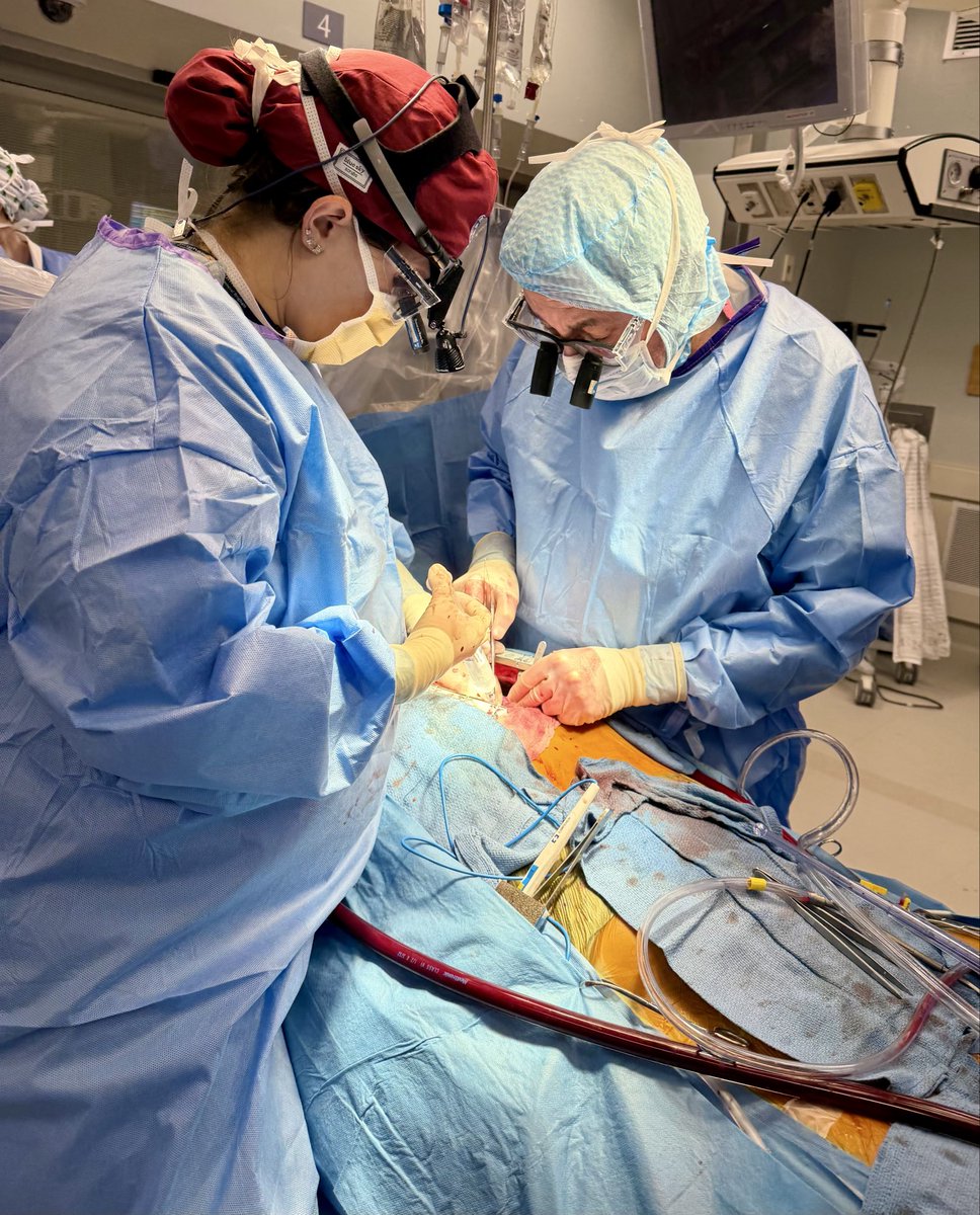 My 9mo pregnant self doing one of the things I love most, with one of my very favorite surgeons, carrying one of the loves of my life 🫶🏻 <a href="/BrighamCardiac/">Brigham and Women's Cardiac Surgery</a> <a href="/WomenInThoracic/">WomenInThoracicSurg</a>