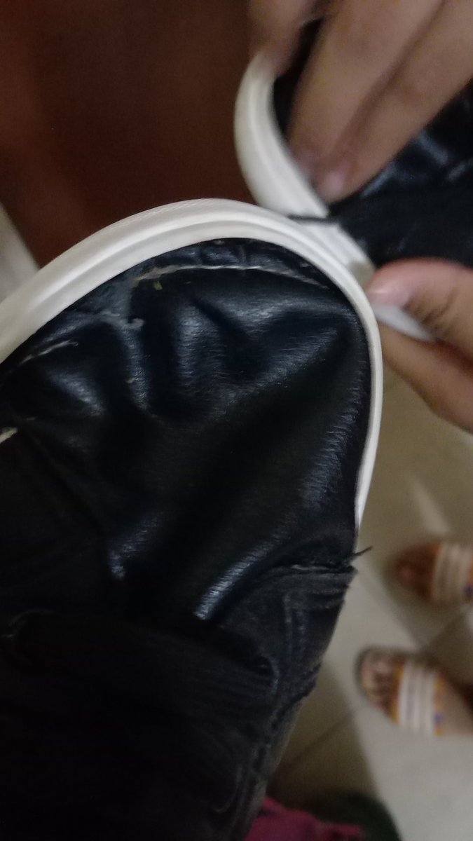aads01's tweet photo. @PicknPay your quality of your tekkies are pathetic. wear it once a week for few hours and its already dismantled. https://t.co/tUgzlLhFHo
