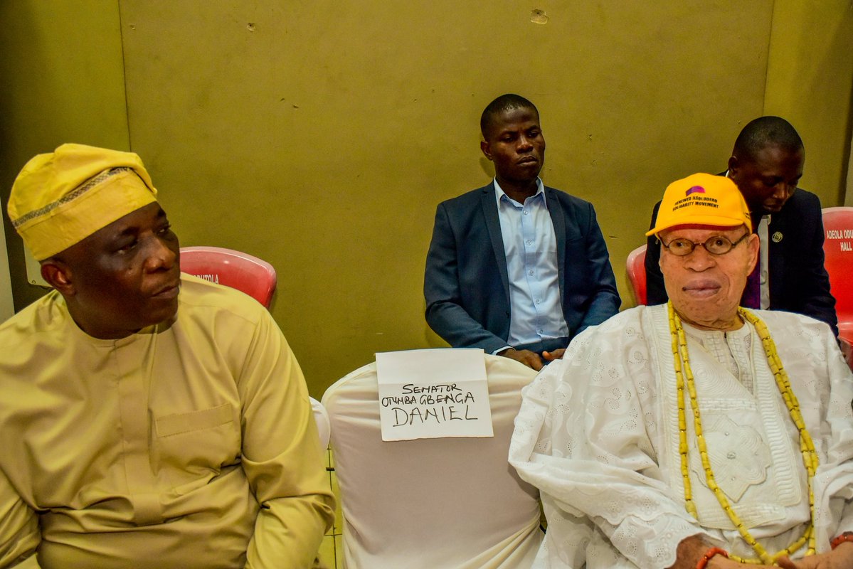 Man of Letters. tweet media