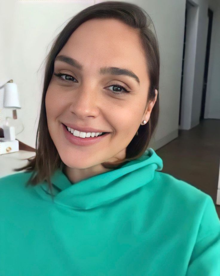 Gal Gadot tweet media