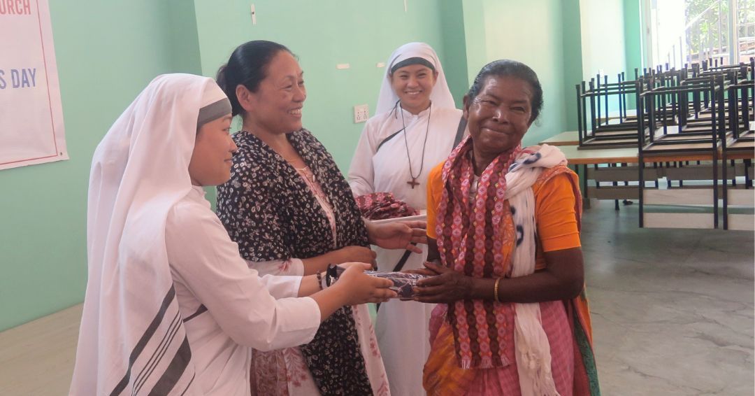 GFACA's tweet image. "He loves you and cares for you...You are not alone; the church is with you and always cares for you" - A sister giving encouragement

Please join us in prayer for widows all over the world. That each one will see how the Lord loves and cares for them ❤️

#missions #gfaworld