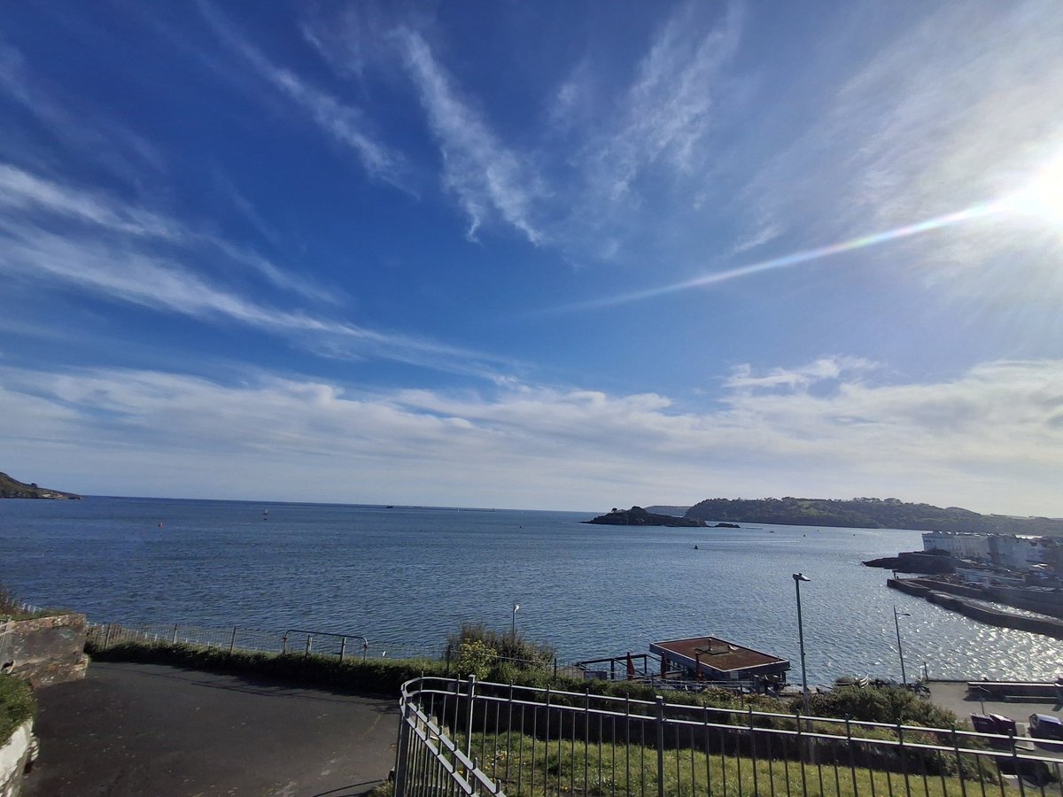 simon2726's tweet photo. At one of my #favourite places to teach #DoorSupervisor course, this week in sunny 🌞 #Plymouth with a walk around the #Hoe ☕️ 👓 😎😎. https://t.co/q1xFJcM7FN