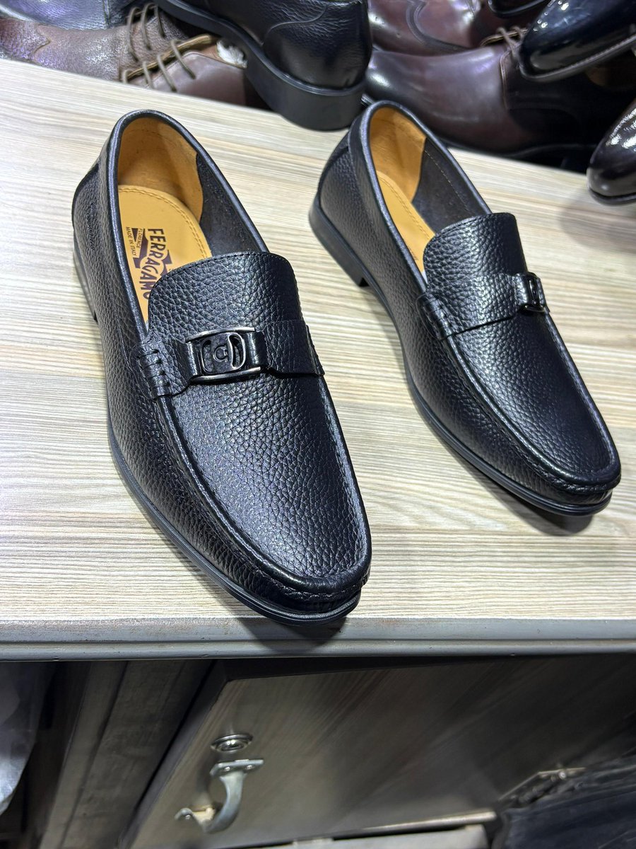 Naberz shoes tweet media