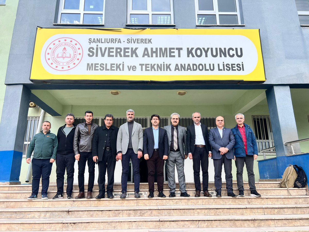 ibrahimcoskun63's tweet photo. Bugün Şanlıurfa merkezdeki okul ziyaretlerimizin ardından Siverek’te saldırıya uğrayan Ahmet Koyuncu Mesleki ve Teknik Anadolu Lisesine İlçe başkanımız @faslanparcasi ve yönetim kurulu üyelerimiz ile beraber giderek  yönetici ve öğretmenlerimizle bir  araya geldik. Hepimize çeşitli sorumluklar yükleyen bu musibeti hep beraber atlatacağız inşallah. Rabbim birliğimizi bozmasın.
@_aliyalcin_  #Siverek