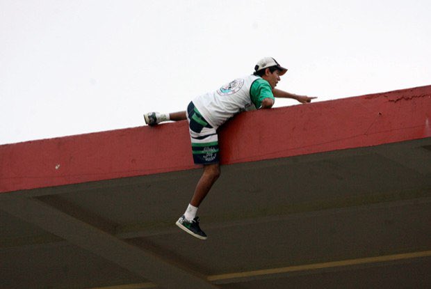 primeiramente você é o único do g12 que jogou a série B 5 vezes.

 desde 2018 sem jogar uma mísera libertadores, nesses anos vários times pequenos jogaram, e o vascão nada..

único do g12 que toma goleada de 6x0 pro maior rival 

único do g12 que é um NADA durante 25 anos.

vasco