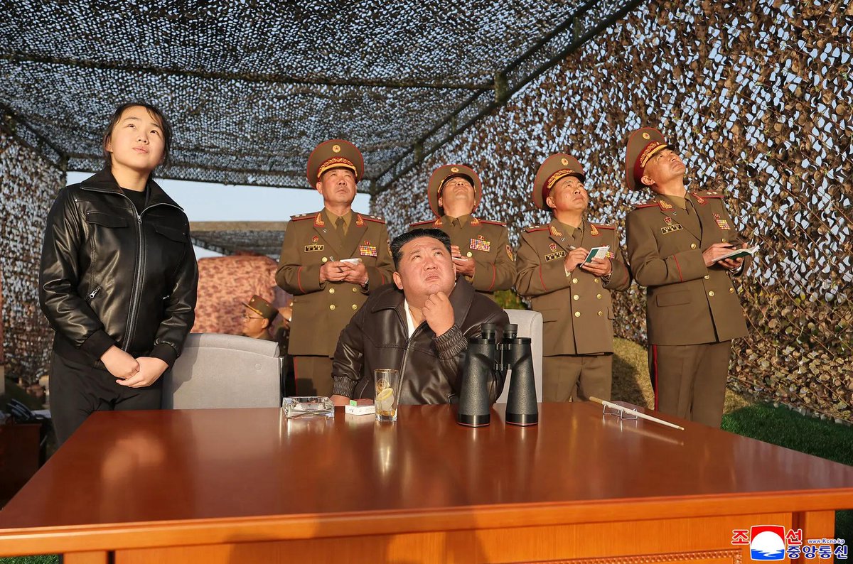 timesofindia's tweet image. #InPics | Kim Jong Un oversees a reported missile test alongside his daughter, as North Korea showcases its latest military developments.

#NorthKorea #KimJongUn #Korea