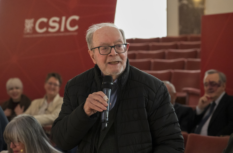 aeac_science's tweet image. El 7 de abril, el Salón de Actos del CSIC acogió un emotivo homenaje al Prof. Emilio Muñoz Ruiz.

Eloísa del Pino inauguró el acto y Ana Muñoz van den Eynde abrió con un recuerdo cercano de su legado científico y humano.

🔗 aeac.science/wp-content/upl…

#CSIC #Ciencia #Homenaje