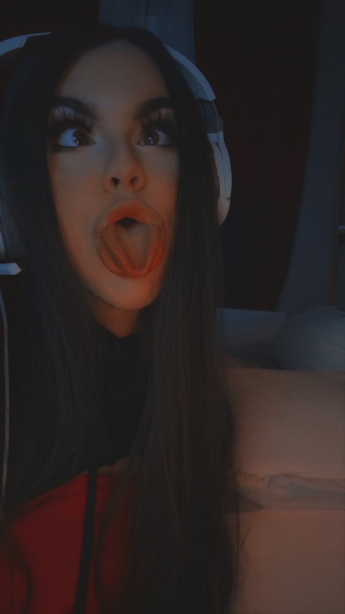 👅👅