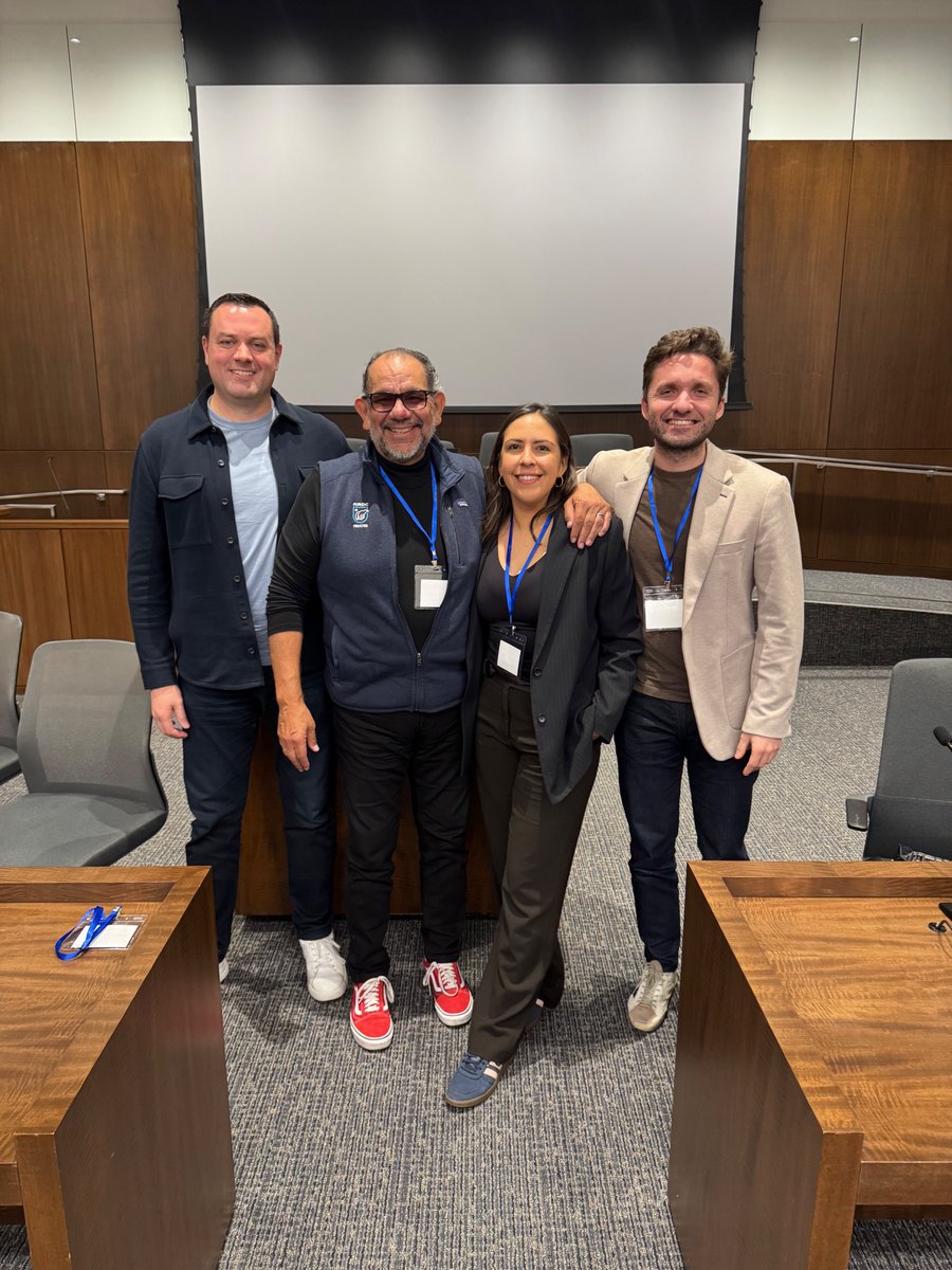 PhilTing's tweet image. Th @TomSoto for moderating a sharp panel on fast-tracking wind, solar, geothermal, biomass &amp;amp; storage at #AcceleratingTheTransition.
Shout-out to Jeff Johnson, Mayte Sanchez &amp;amp; Alex Vovk for real talk on how projects get built — and what's blocking them. #CleanEnergy @DeployAction