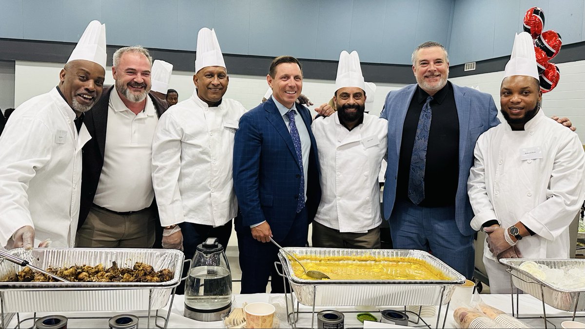 imranhasanyyz's tweet photo. It was an honour serving as sous-chef under the culinary leadership of my dear friend, Ken Ramnarine. Though our Trinidadian 🇹🇹 Corn Soup dish did not podium, we did help raise funds for a great cause. https://t.co/ZkEg9IfKXE