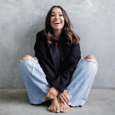 PodcastGuests's tweet image. Brooke Triplett is a global voice in remote #sales and women’s #leadership, helping women master sales and build six-figure careers through real skill and strategy. Book her on your podcast. podcastguests.com/expert/brooket…