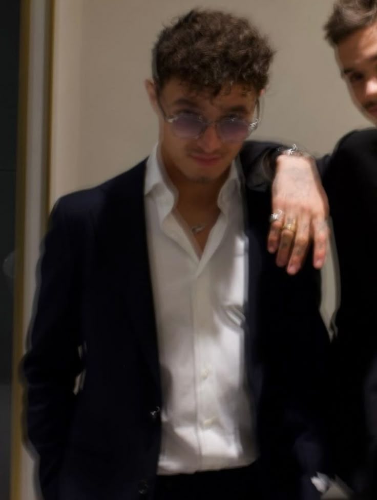 Mr Uni¹ tweet media