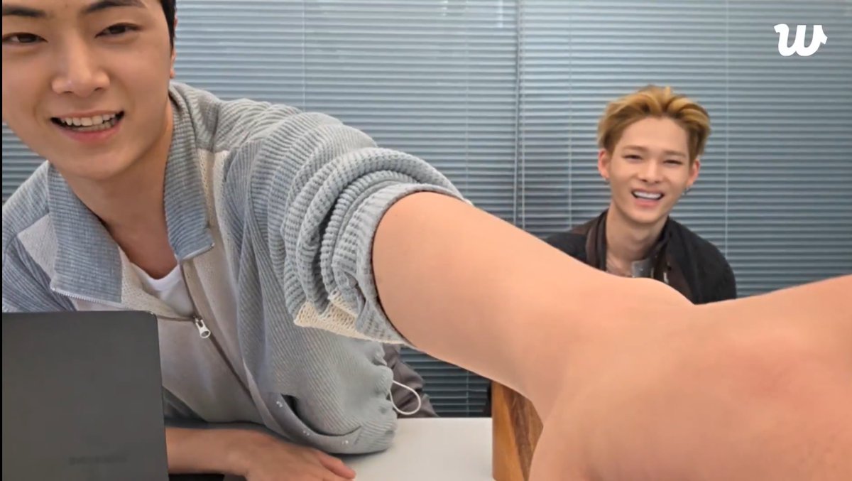 ni-ki. 🖤 tweet media