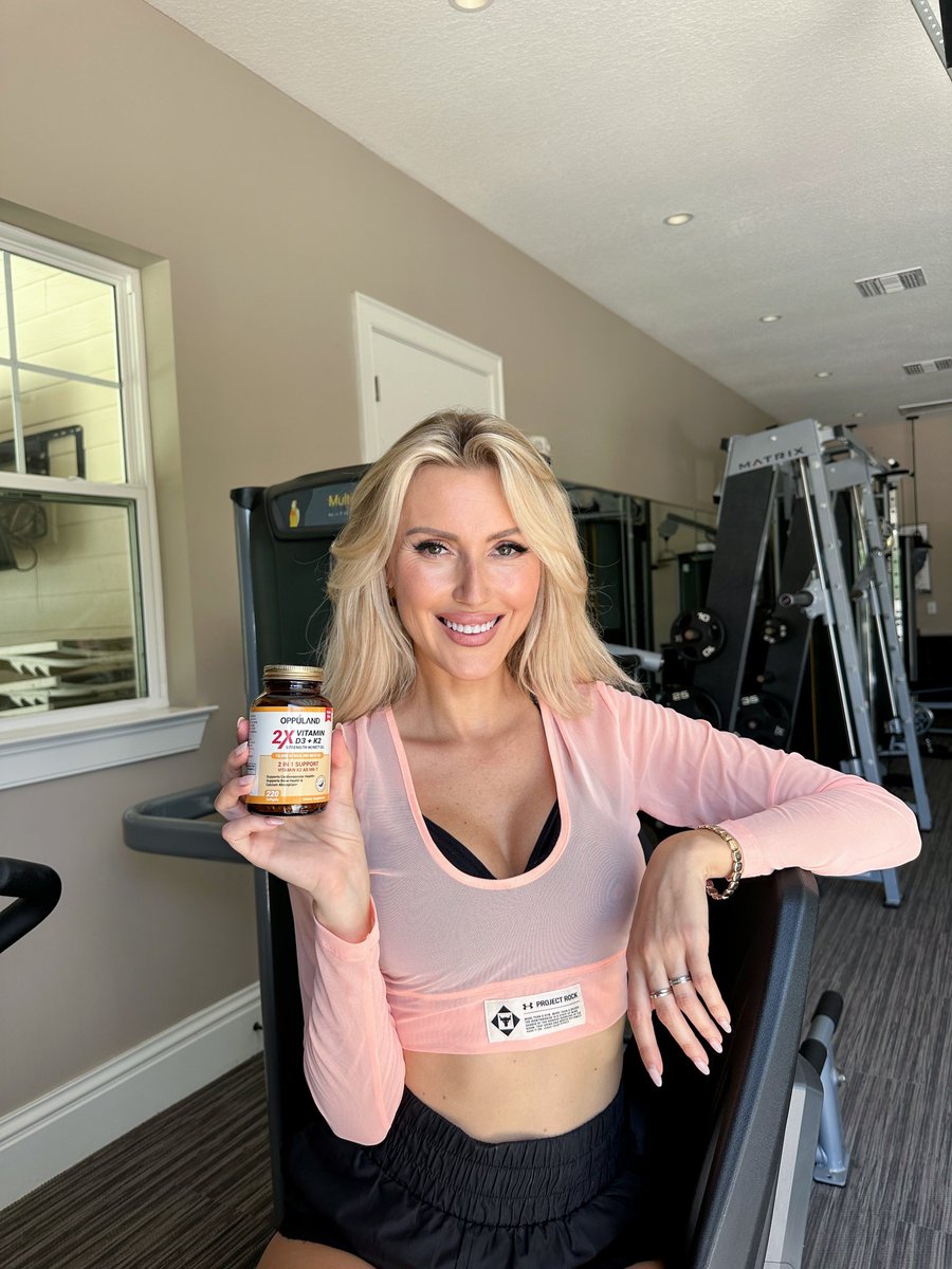 Oppuland's tweet image. ☀️🥥 High strength done right with 2x Vitamin D3 + K2 0 With 10,000 IU of D3 and 200 mcg of K2 with Coconut MCT Oil for better absorption, this powerful combo is perfect for anvone who wants stronger bones and better long-term health 🧡
#vitamins #beauty #healthy