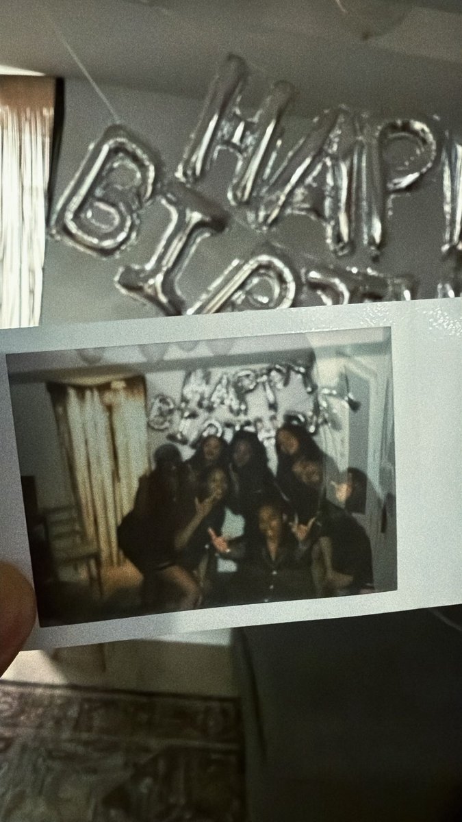 lyn•see tweet media