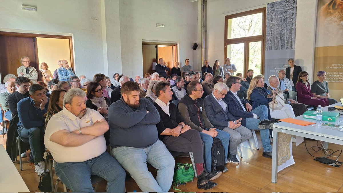 ParcoBeigua's tweet photo. Mieli dei Parchi della Liguria: conclusa l'edizione 2025 organizzata dal #Beigua: 88 mieli premiati!
Scopri tutti gli apicoltori che hanno vinto le apine d'oro: https://t.co/8H3op7jKbf https://t.co/217dOJKamD