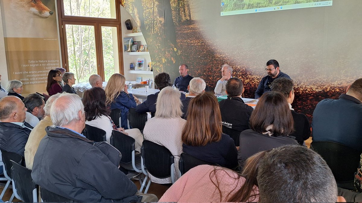 ParcoBeigua's tweet photo. Mieli dei Parchi della Liguria: conclusa l'edizione 2025 organizzata dal #Beigua: 88 mieli premiati!
Scopri tutti gli apicoltori che hanno vinto le apine d'oro: https://t.co/8H3op7jKbf https://t.co/217dOJKamD