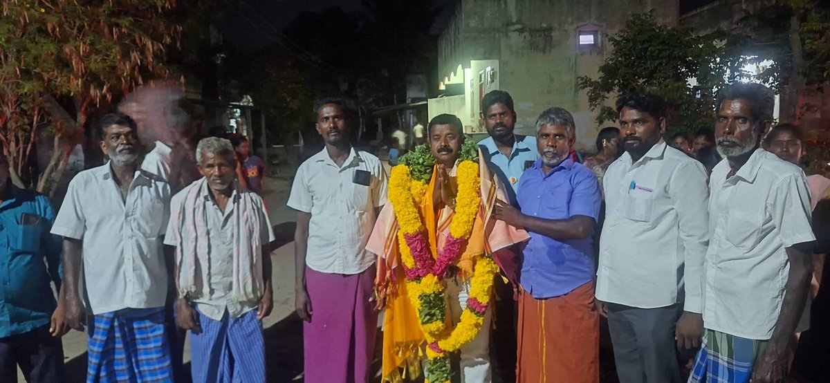 PMKSholinghur's tweet photo. #சின்னபாராஞ்சி கிராமத்தில்  ஓட்டு சேகரிக்கும் பொழுது..
#AnbumaniRamadoss
#சோளிங்கர்
#Sholinghur
#PMK
#பாமக
#NDA
#அதிமுக
#AIADMK
#மாம்பழம்
#VoteForMango https://t.co/myLyv6uRuO