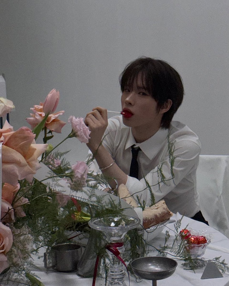 TWS_FRANCE's tweet image. 「 20.04.26 - INSTAGRAM 」

Post de #KYUNGMIN :
› "🌸🌷🌻🌹🌼"

🎵 brb. • dandelions

#경민 #TWS #투어스 #247WithUs @TWS_PLEDIS