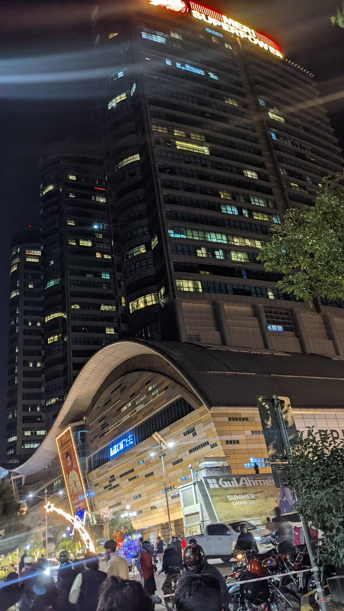 Aaisha 🇵🇰 tweet media