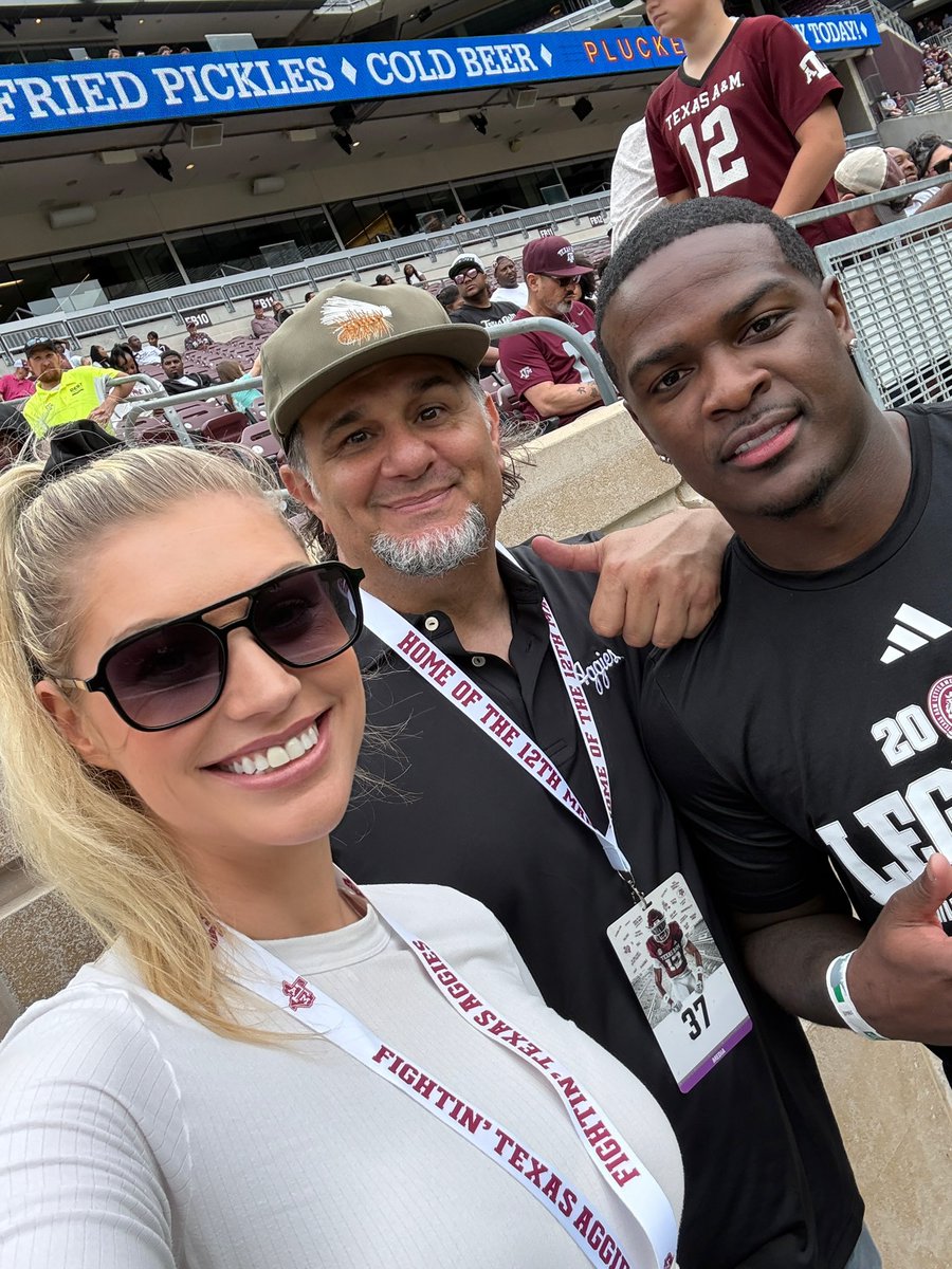 Kayce Smith tweet media