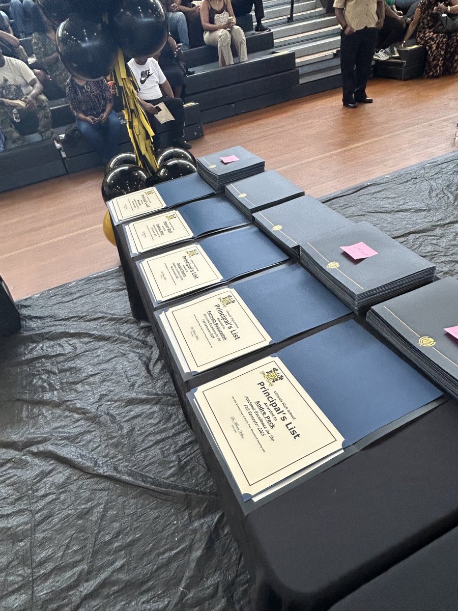 DCSDSecondary2's tweet photo. Lithonia HS Half-Cap Ceremony! 🎓🖤💛
Shout out to the Class of 2028—this is just the beginning! The future is bright, and the pride is REAL!
#LithoniaHS #HalfCap #ClassOf2028 #BulldogPride https://t.co/WRFPx0DgHj