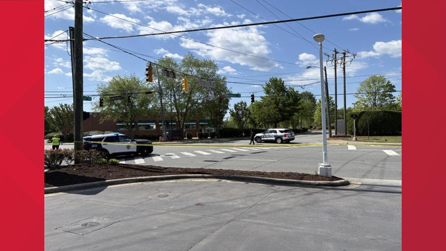 Raajeev_Chopra's tweet image. Multiple people were shot, including two fatally, after a "planned fight" between two juveniles at a North Carolina park escalated and several people opened fire.

#NorthCarolina #USA #Shootout