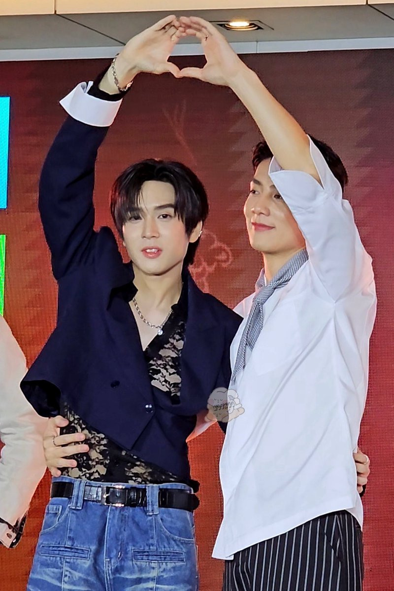 💛⚡️🐰

Love Sailub☆Pon once a day 

#วิญวินด์  👻🍃 #WinWind
#SailubPon ☆ #สายลับภณ ☆
#SpySailub #PonThanapon