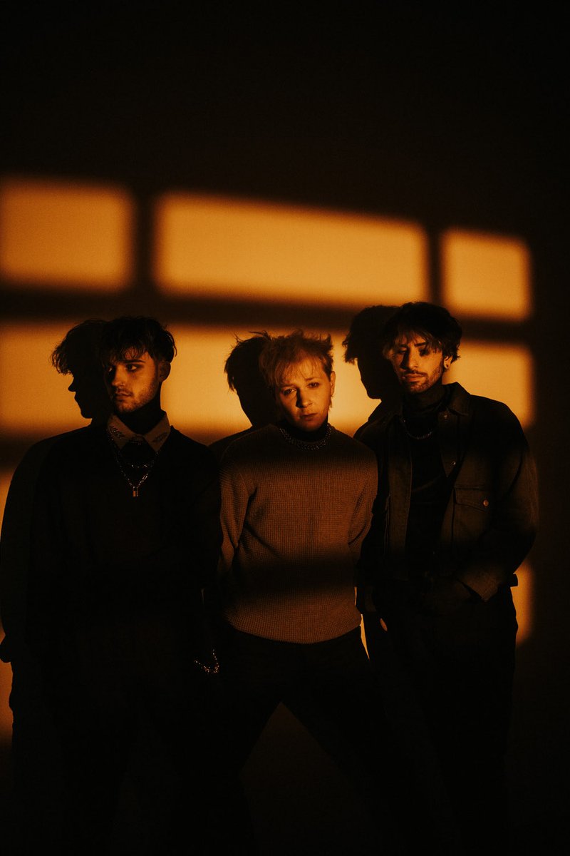 Glasswaves tweet media