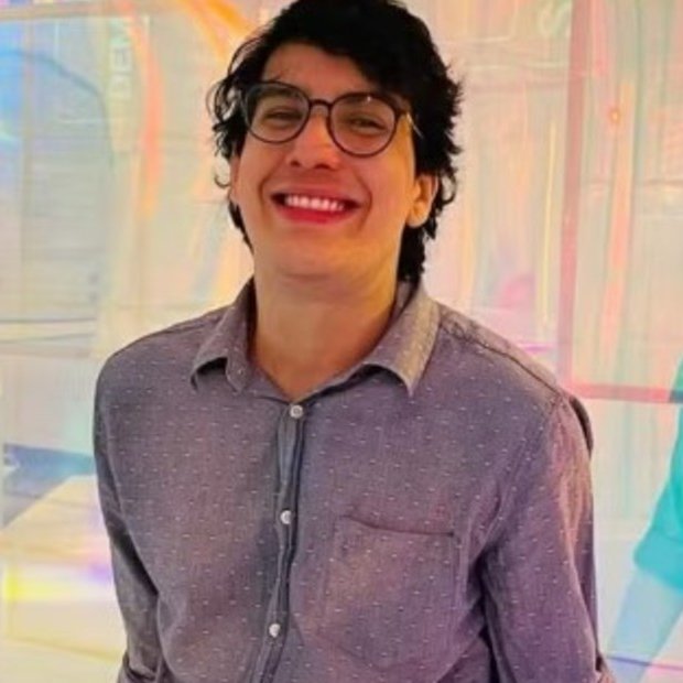 HALLARON MUERTO A UN PROFESOR BRASILEÑO QUE DESAPARECIÓ TRAS IR A UNA CITA

Danilo Neves Pereira (35) fue encontrado sin vida en el hospital Ramos Mejía, donde había ingresado como NN tras sufrir una descompensación. Era buscado desde el martes 14, cuando un amigo denunció su