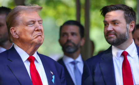 dibang's tweet image. ट्रम्प का झूठ?
#Trump ने New York Post को बताया था कि उपराष्ट्रपति #JDVance ईरान से वार्ता के लिए #Islamabad रवाना हो चुके हैं. 
अब खबर आ रही है की Vance अभी तक अमेरिका में ही हैं. 
#CNN और Reuters ने अमेरिकी अधिकारियों से बात करके बताया है कि Vance मंगलवार को पाकिस्तान जा सकते