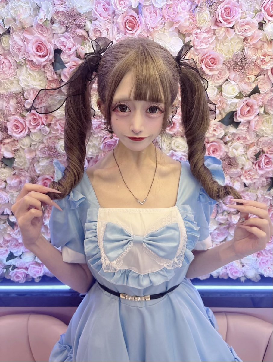 melo_0000's tweet photo. 24日ブラホワ学園イベントあるのですが夜20時半頃からきてくださる方いませんか🥺💗 https://t.co/1fCJLspULk