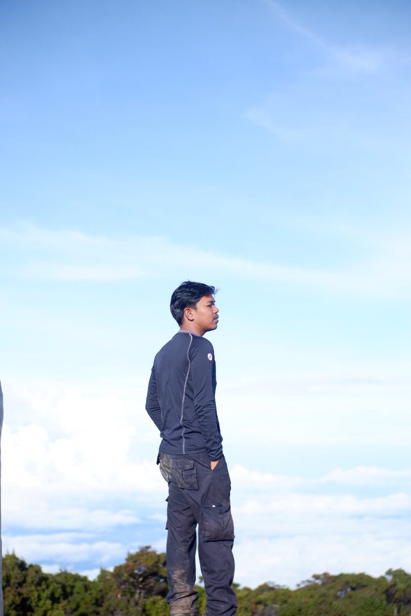 Zyuqri's tweet image. Karuaja - angin”? Sudah!!
Karangan - karangan? Sudah!!
Tektok karangan? Sudah!!
Angin” - karangan? Sudah!! 
Karuaja karangan? Ayokkkk

#makassar #enrekang #pendaki