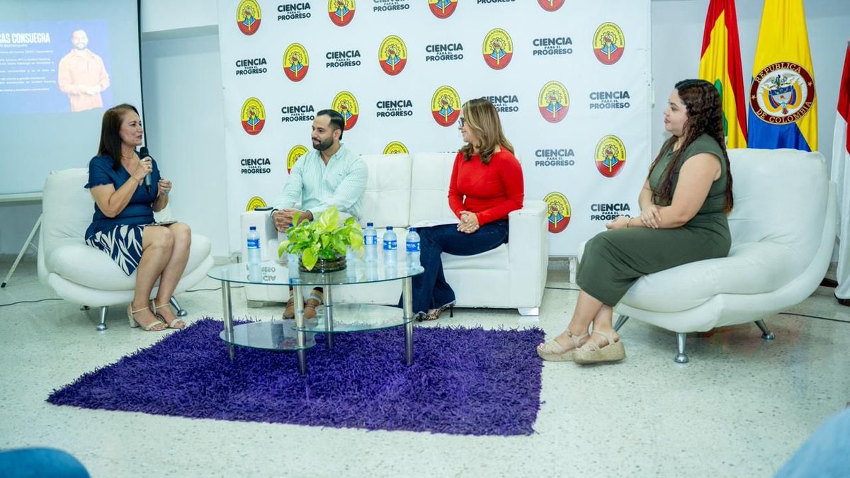 EgresadosUAC's tweet photo. La voz de la experiencia también hizo parte de la U-TRIP 2026.📚

En el panel “Soy futuro universitario”, nuestros egresados compartieron sus historias, retos y aprendizajes, inspirando a los estudiantes a construir su proyecto de vida con propósito y visión profesional. 🎓 https://t.co/QarXvOu7Xc