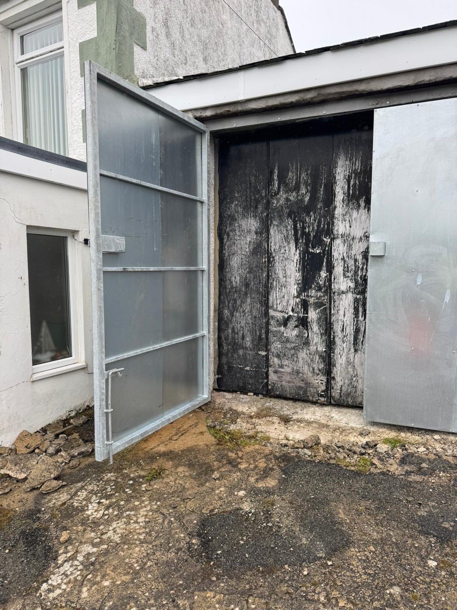 Grayssteelfab's tweet image. Galvanised doors we fabricated and fitted last week 👨🏻‍🏭
.
#weld #welder #work #fabricator