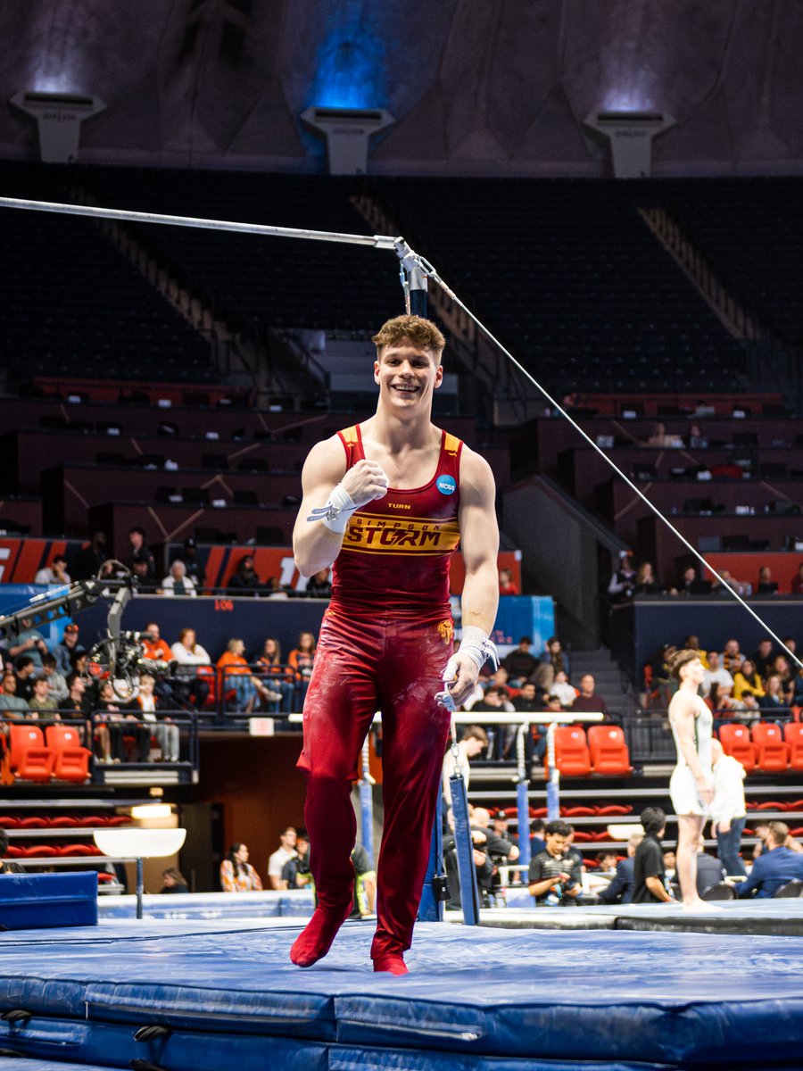 SimpsonMGym's tweet photo. A national stage weekend to remember. Brian Rollison and Paul Tiedemann each delivered top-20 finishes in the NCAA Championships finals, closing out a strong showing for the Storm in Champaign!

📰 https://t.co/QCXbvBJydb

#NCAAMGym https://t.co/Vypk5JMqMJ