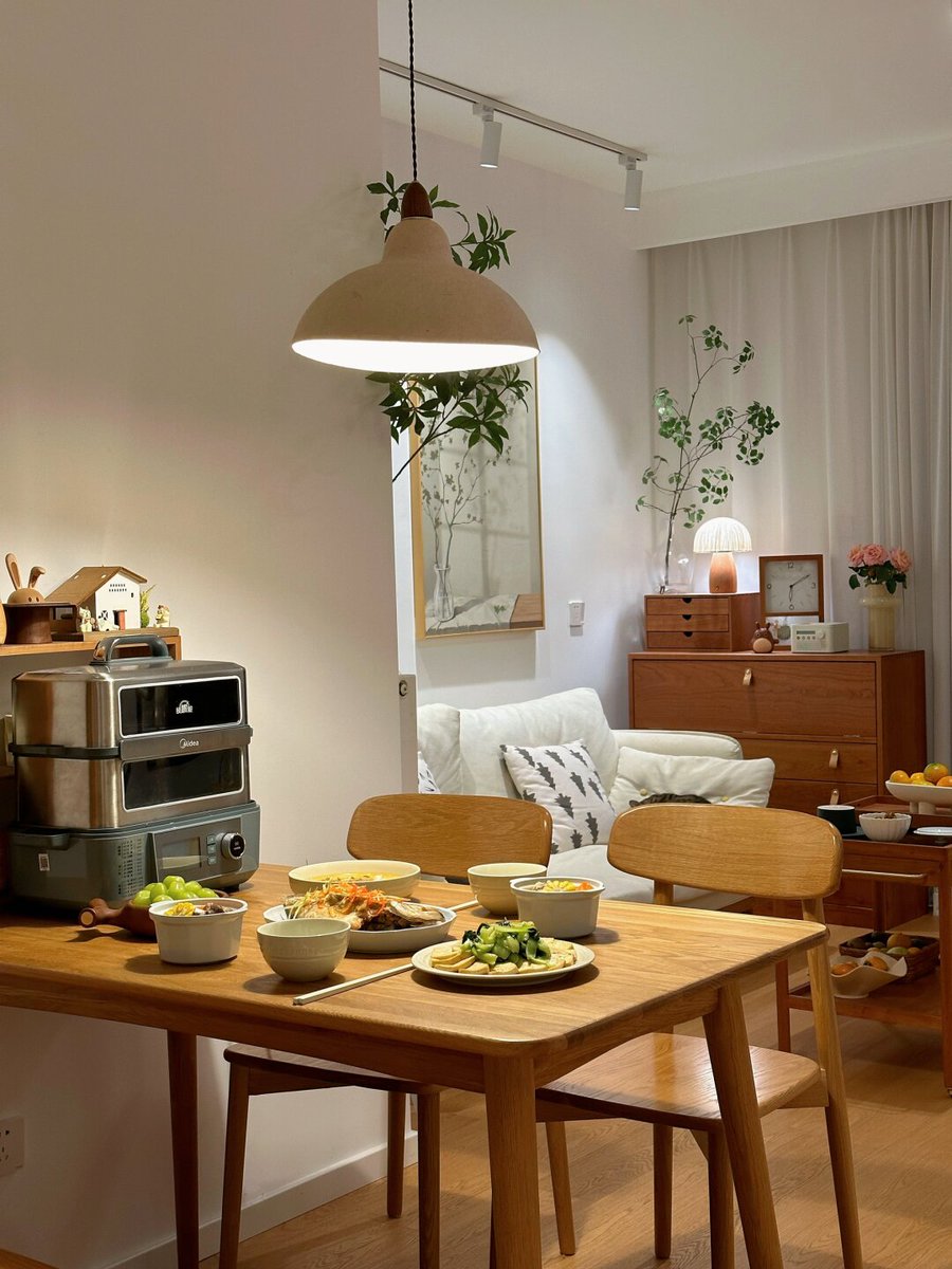 LeCoidic2's tweet image. Cozy Sunday = board games + messy snacks + endless laughs with my crew  Grateful for these quiet, messy, perfect moments. #FamilyTime #SimpleJoys