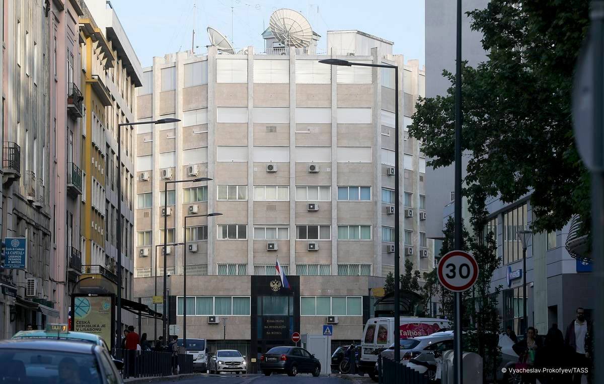 EmbaixadaRusPt's tweet image. 🎙️Resposta da Embaixada à pergunta da TASS:

💬 A 19 de abril, @NunoMeloMDN deixou bem claro que o aviso de Moscovo sobre uma eventual escalada devido ao fornecimento de #drones à Ucrânia alegadamente não se aplica a Portugal.

Garantimos que não é assim.

t.me/EmbaixadaRusPT…