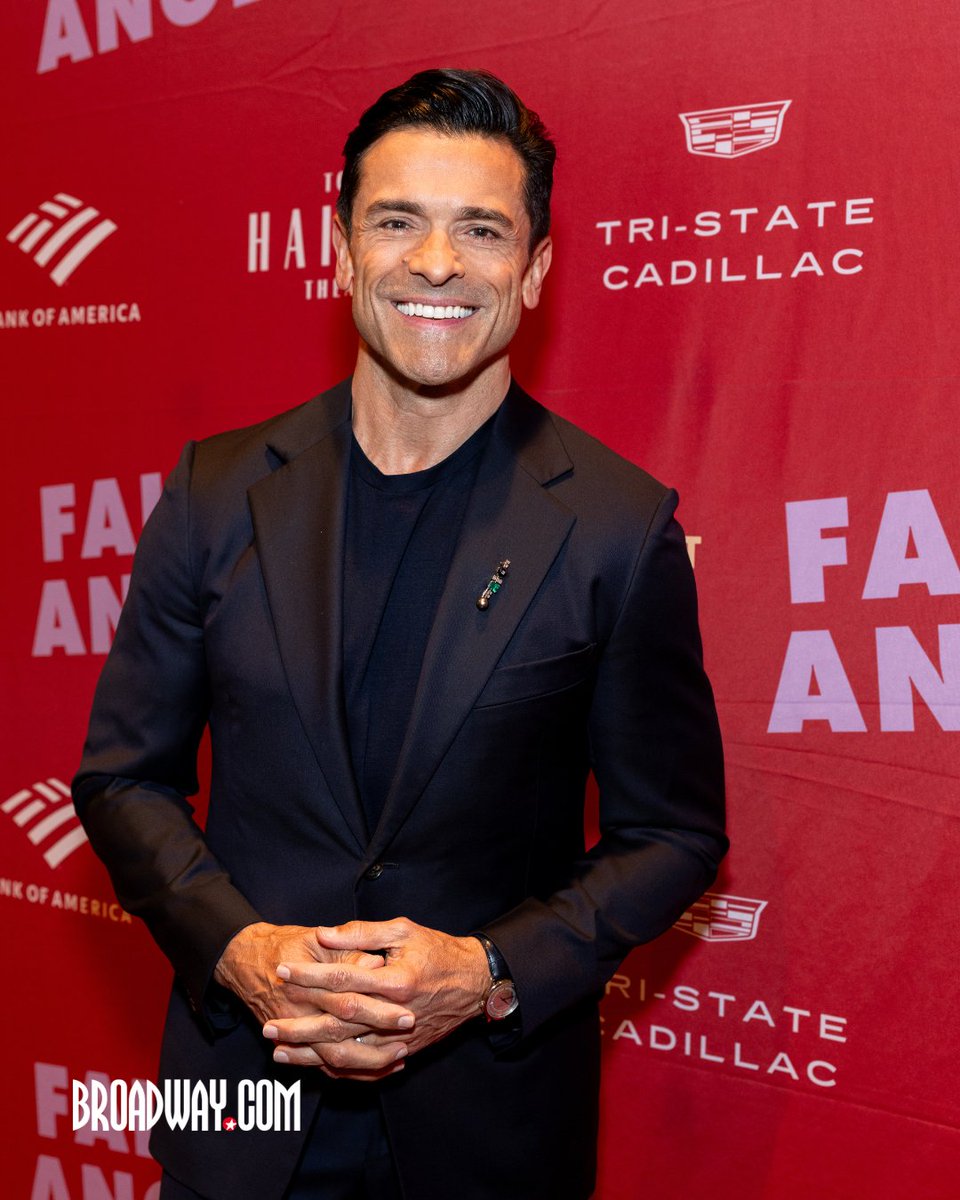 broadwaycom's tweet image. Intoxicating! Rose Byrne, Kelli O'Hara and the cast of Broadway's FALLEN ANGELS hit the red carpet for opening night.

See the fulll red carpet gallery: bit.ly/4dUvy7b

📸: Sergio Villarini for Broadway.com

#broadway #fallenangels #rosebyrne #kelliohara