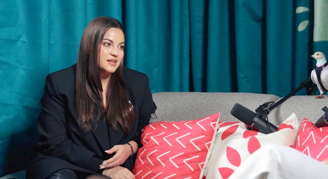 ᴘᴇʀʀᴏɴɪ ʙᴇᴏʀʟᴇɢᴜɪ ⏾ ✮⋆˙ tweet media