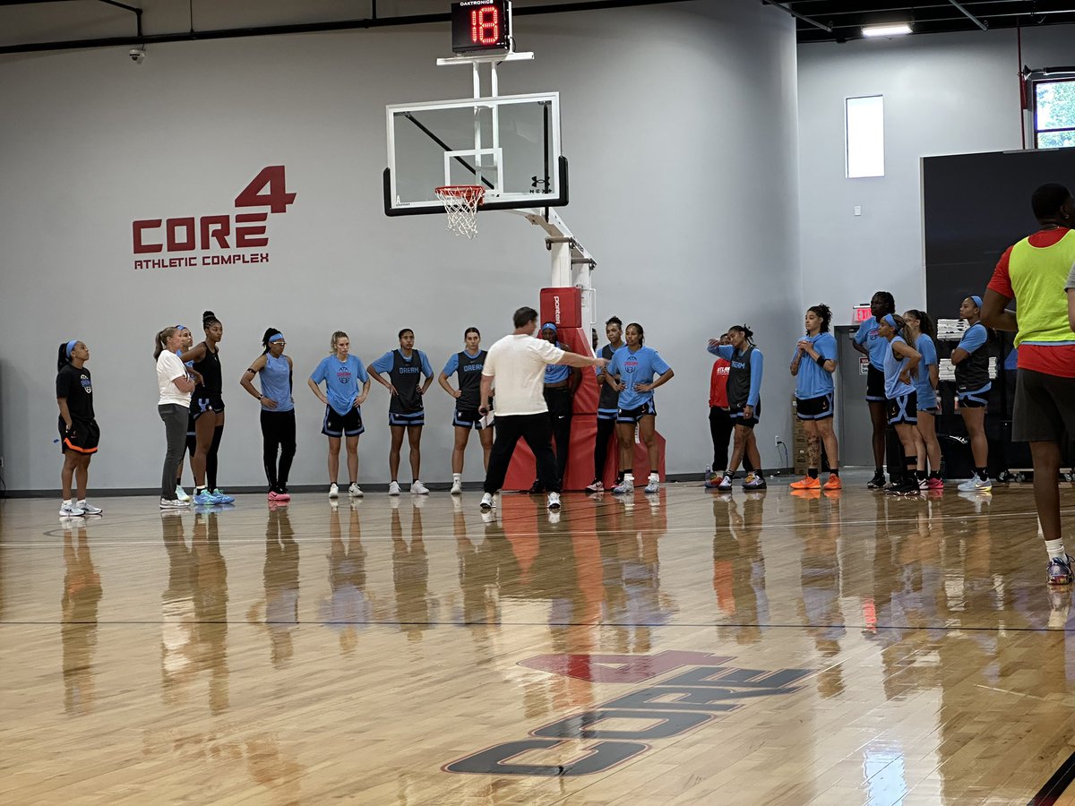 Nia Symone tweet media